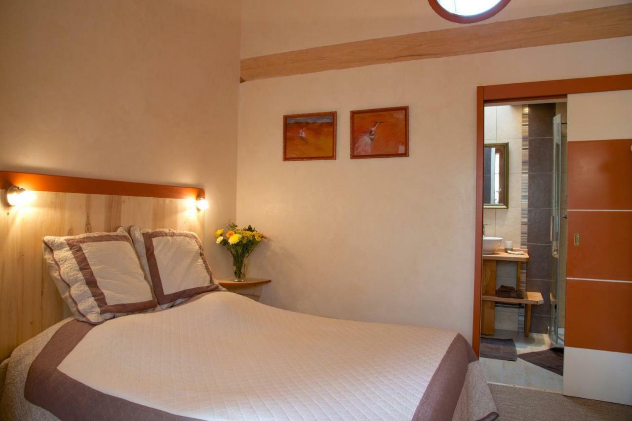 Le Petit Saint-Julien Saint-Julien-les-Villas Exterior foto